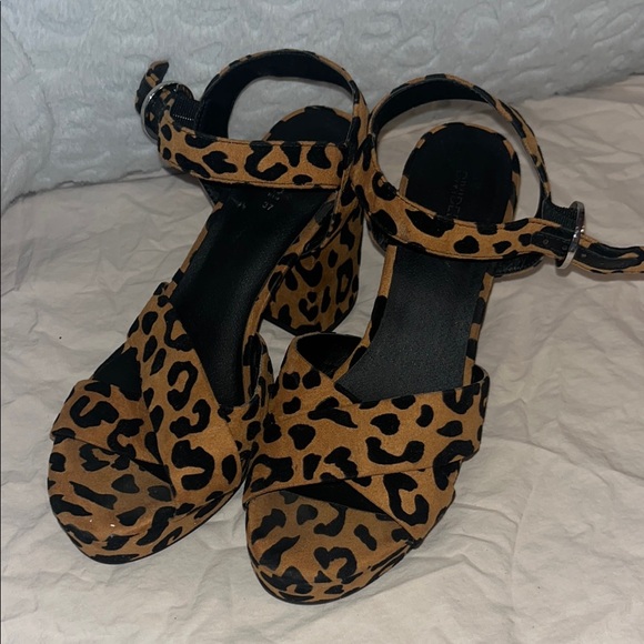 Leopard Print Women's Heels - Picture 1 of 1